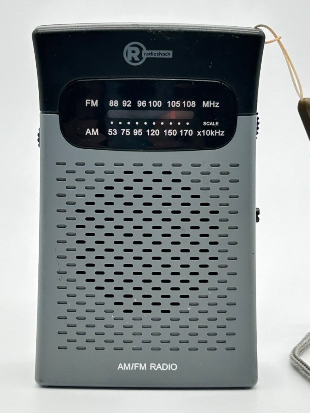 RadioShack AM/FM Compact Pocket Radio 1200586 Portable Transistor Works Y2K - Picture 3 of 11